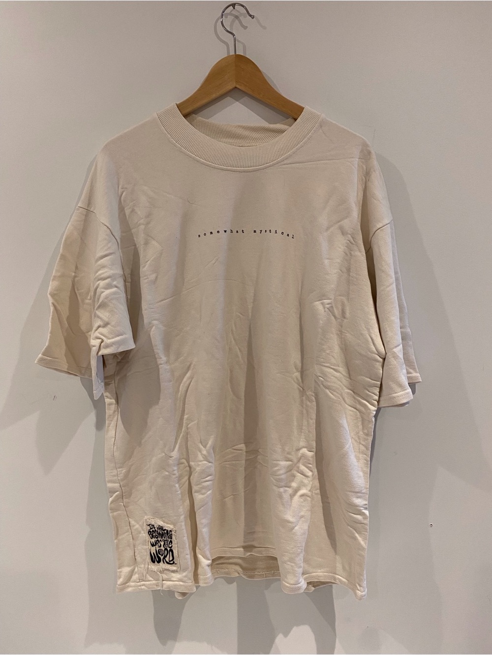 « Somewhat Mystical » sweater T shirt